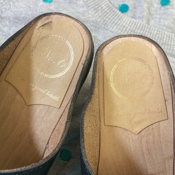 💙No.6 New School Clog On Wedge Black Leather - Picture 3 of 13